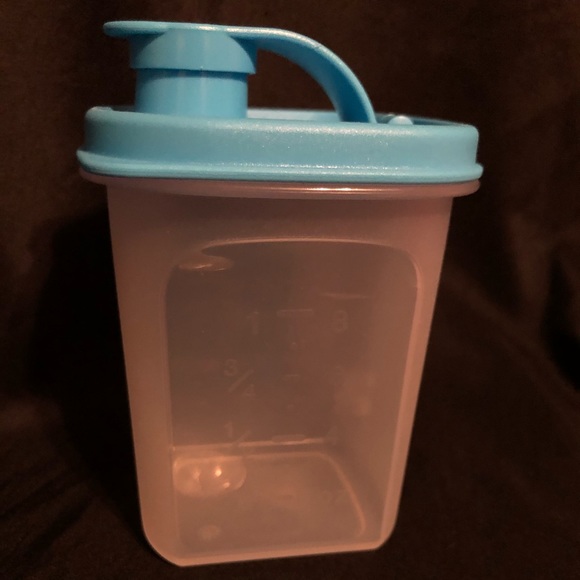 Tupperware Mini pitcher - Picture 6 of 7